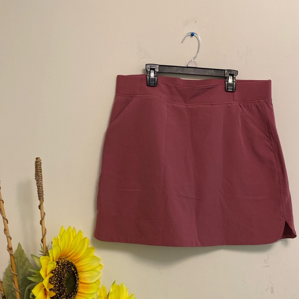 32 Degrees Cool skort Sz M. Pink color.